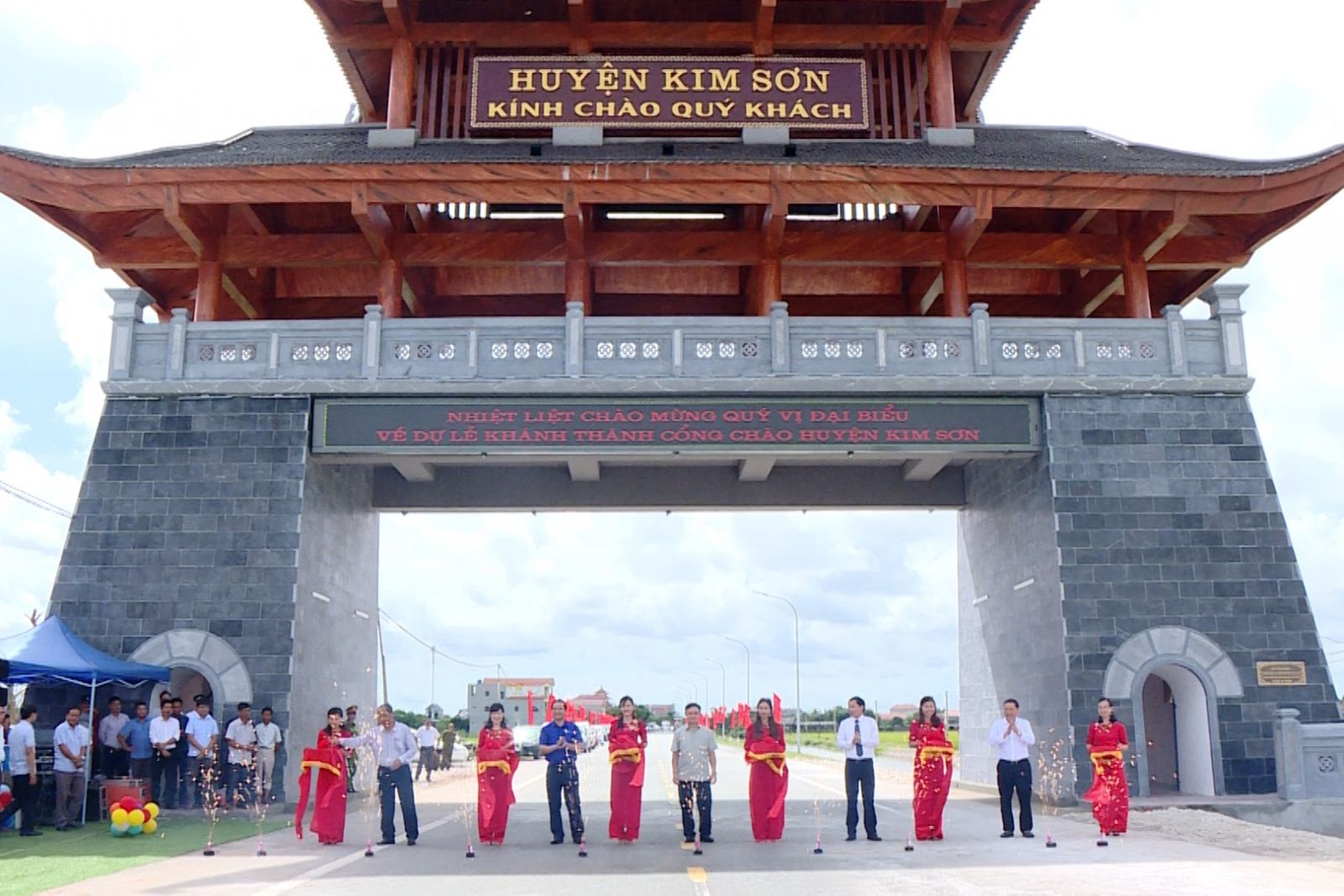 Cổng chào Kim Sơn, Ninh Bình Cổng chào Kim Sơn, Ninh Bình