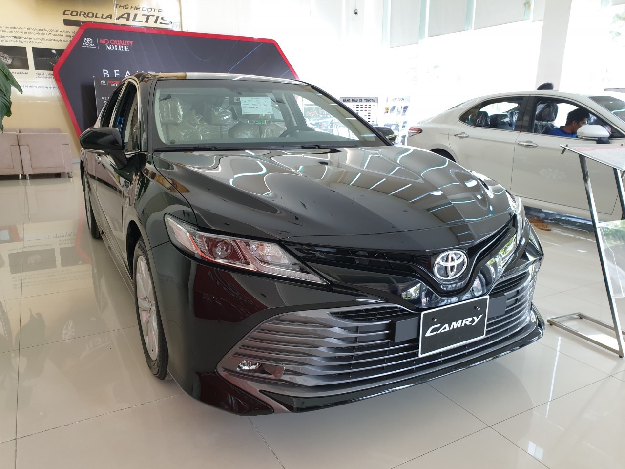 Xe Toyota Camry 2.0G