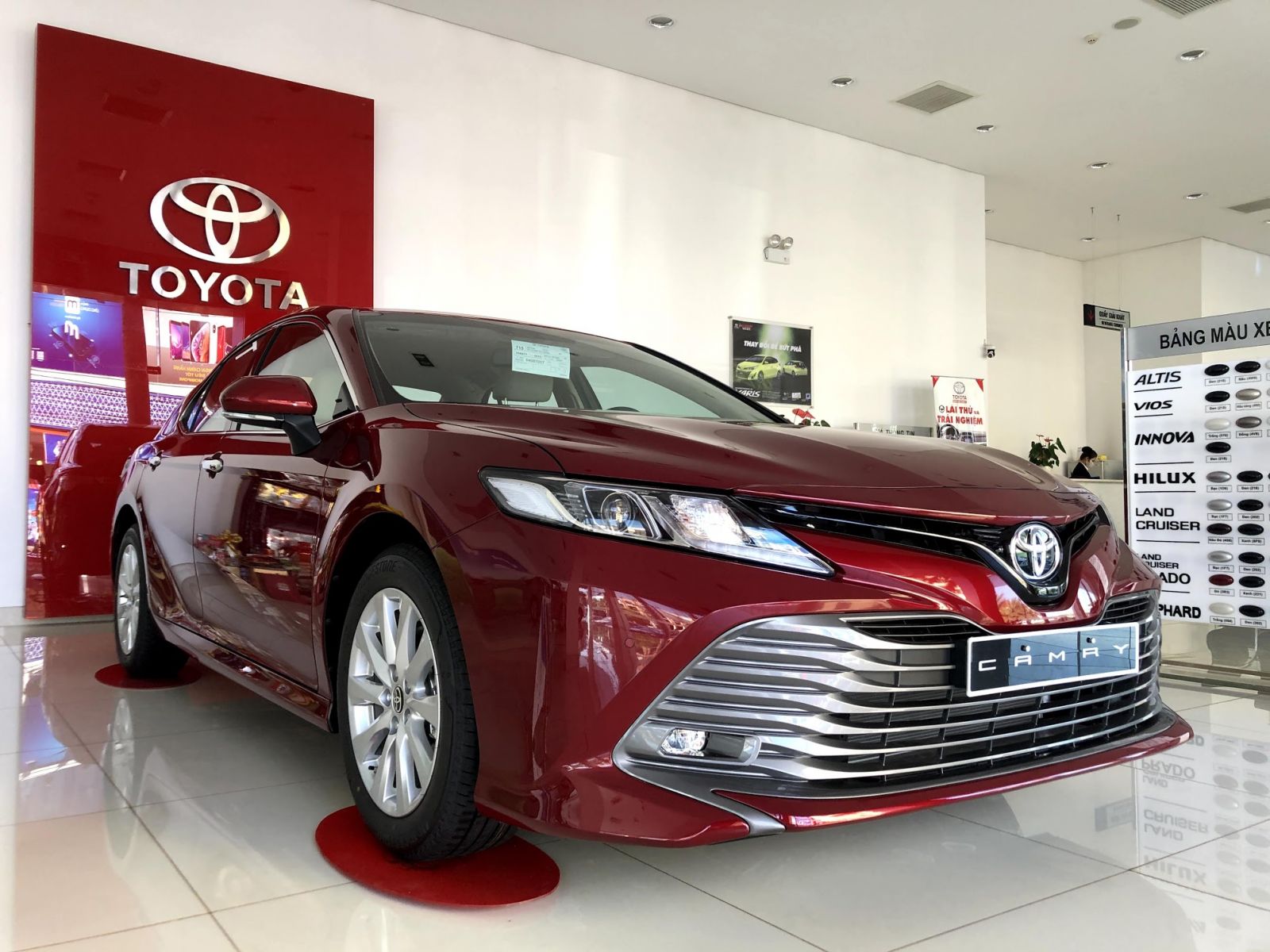 Xe Toyota Camry 2.0G