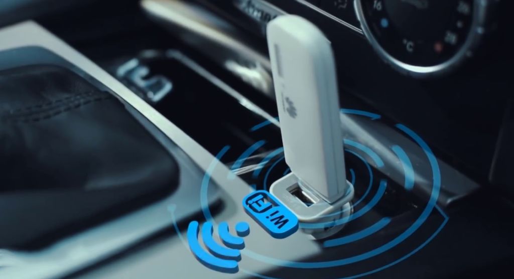 Lắp đặt bộ phát wifi 4G di động cho xe ô tô, xe khách, xe tải