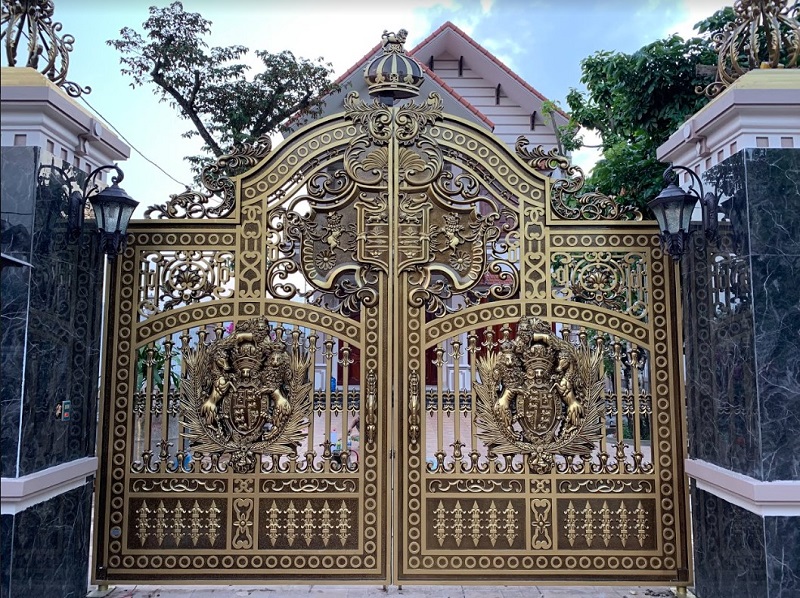 cổng nhôm đúc phong thủy