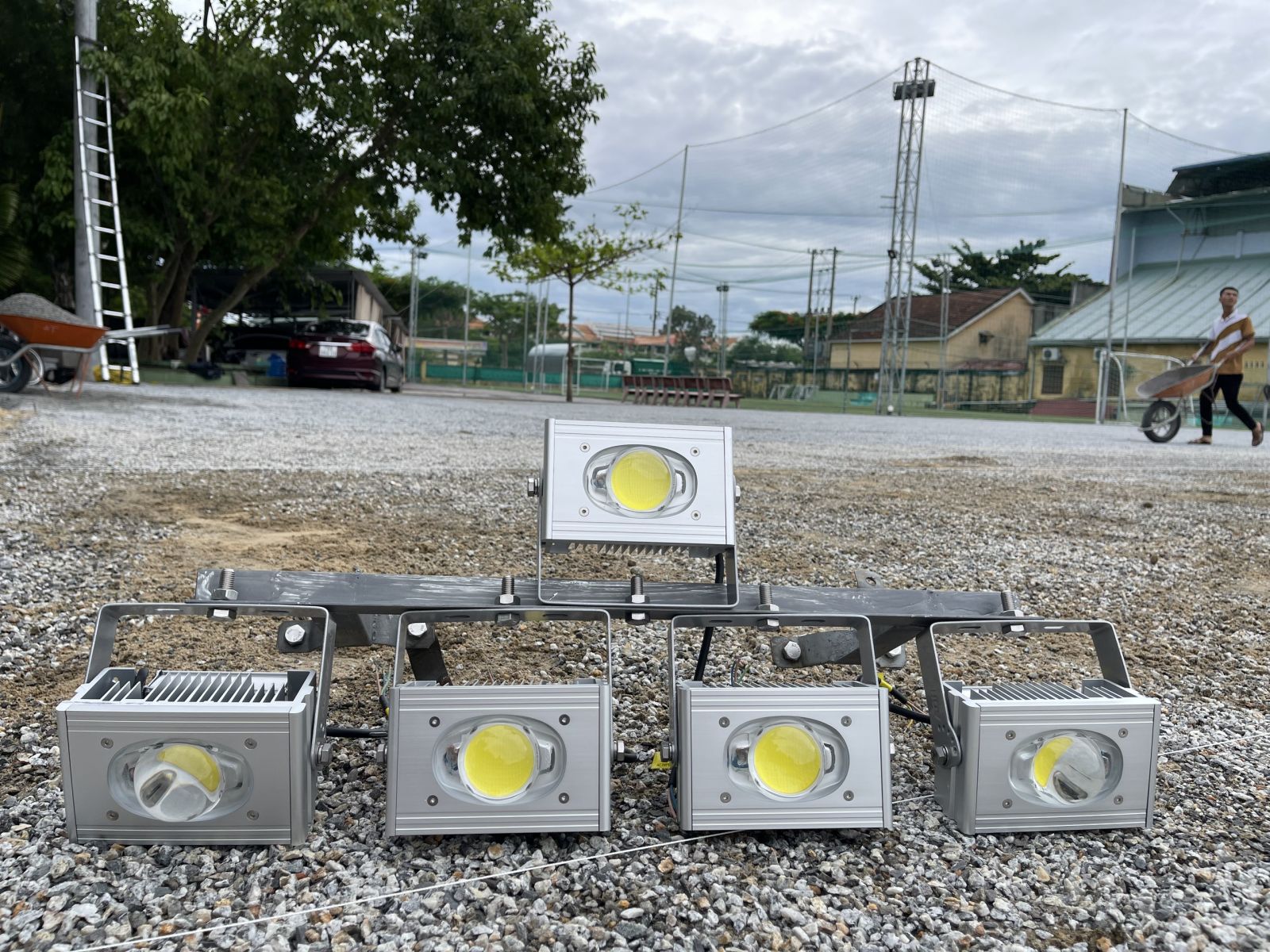 Lắp đặt đèn pha Led Prolux cho sân Tennis tại Bình Thuận