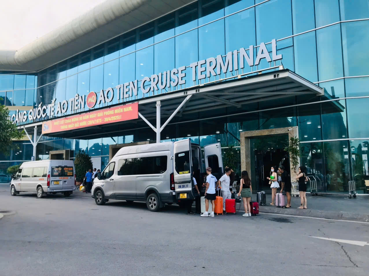 Thuê xe du lịch 16 chỗ tại Hà Nam