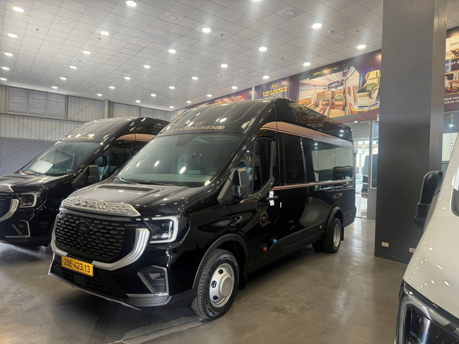 Thuê xe Dcar Limousine 9 chỗ phường Hoa Lư Thuê xe Dcar Limousine 9 chỗ phường Hoa Lư