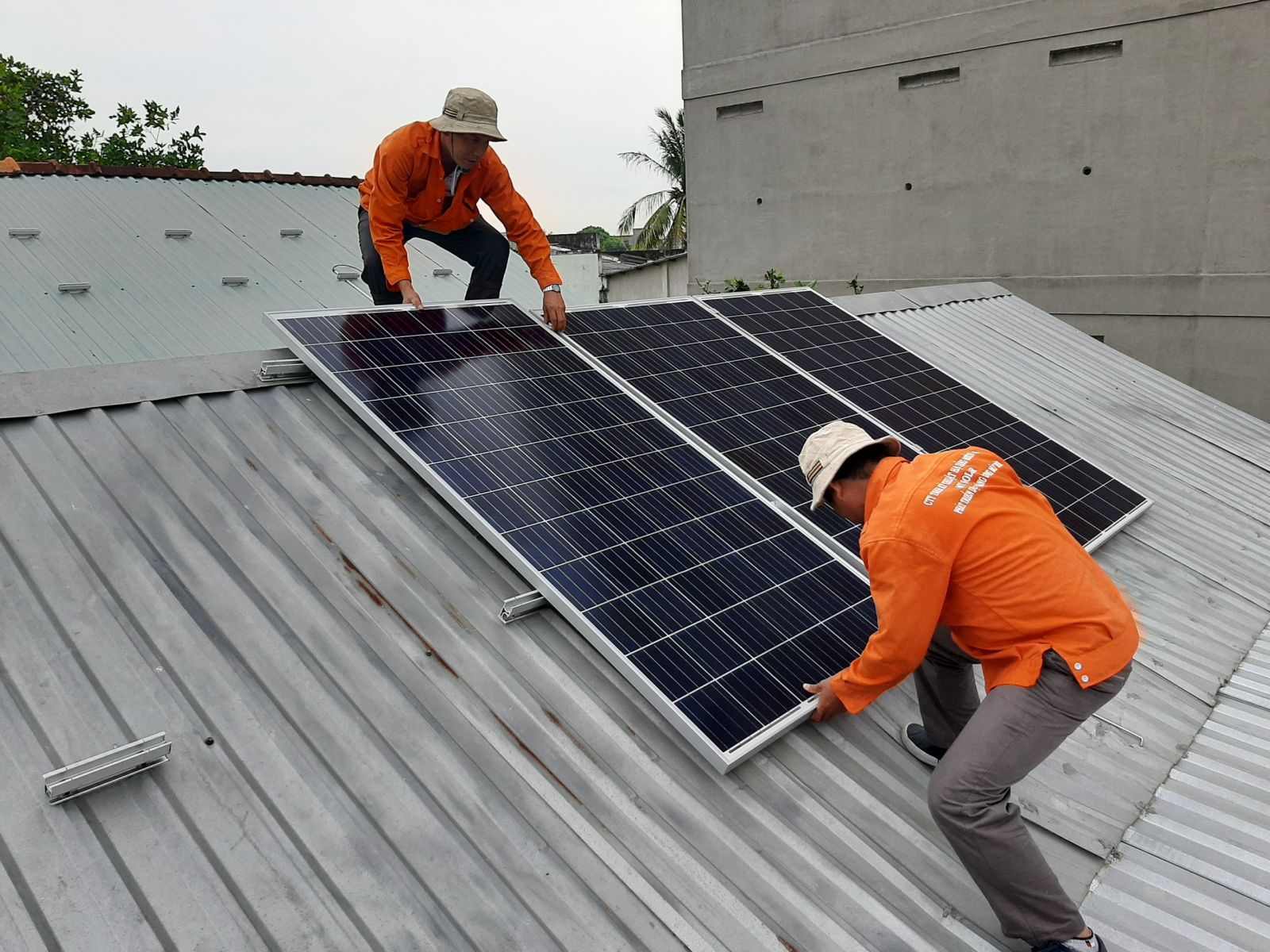 Lắp điện năng lượng mặt trời tại Đông Hưng, Thái Bình