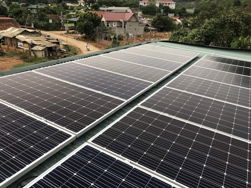 Lắp đặt hệ thống điện năng lượng mặt trời tại Sơn La